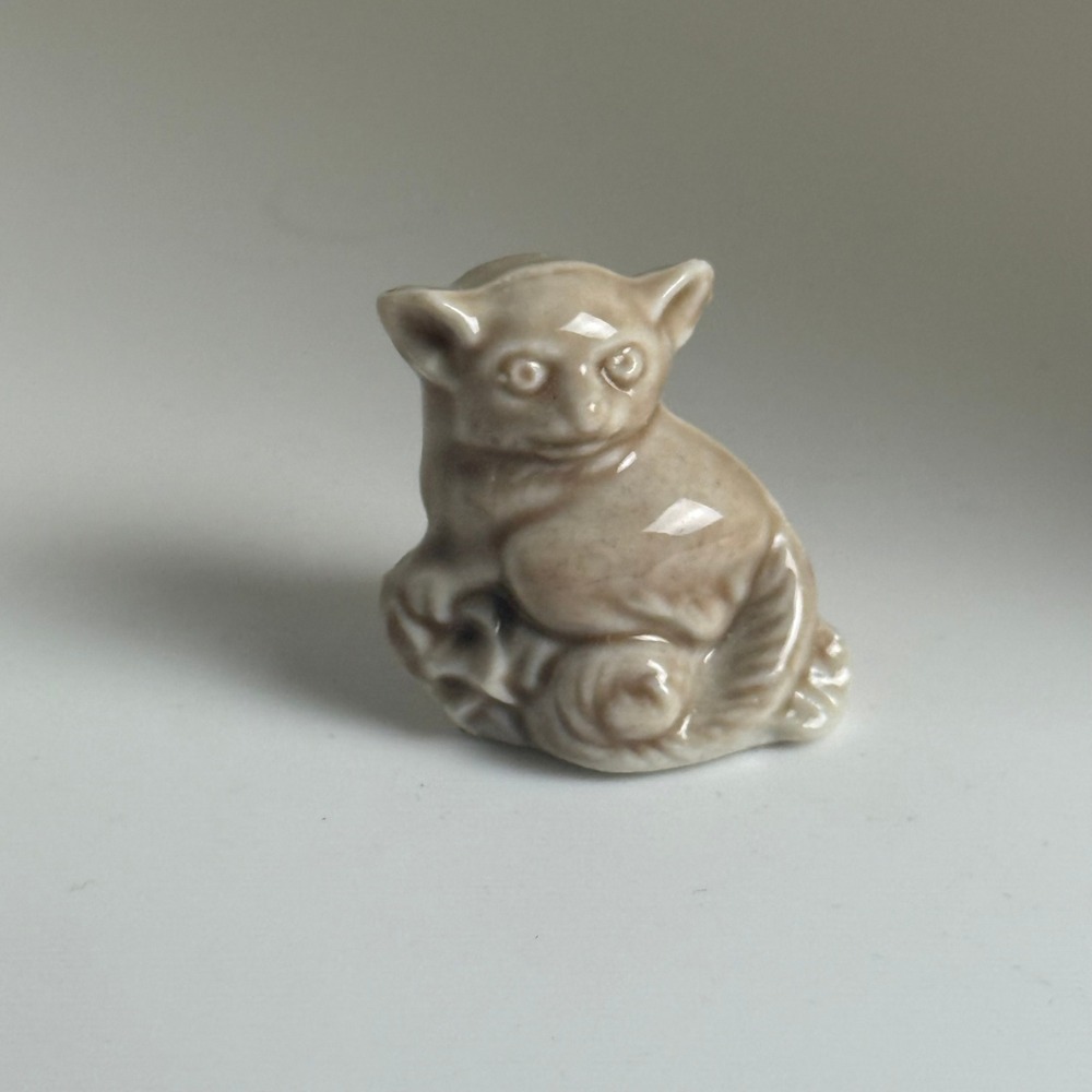 Wade Whimsies Langur Lemur Miniature Porcelain Figurine England Brown